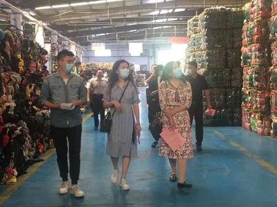 探訪華北最大紡織品再生處理工廠,棗莊普衣國際經貿讓閑置衣服“活起來”